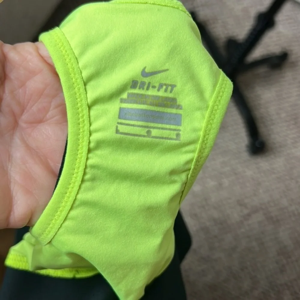 Nike tank‎ top